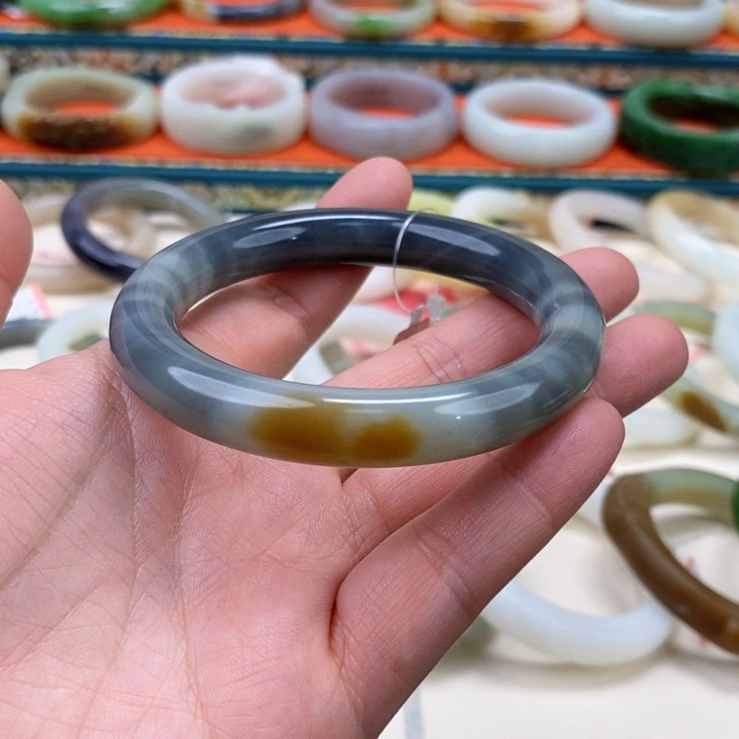 和田玉手镯56.8未镶嵌墨**年