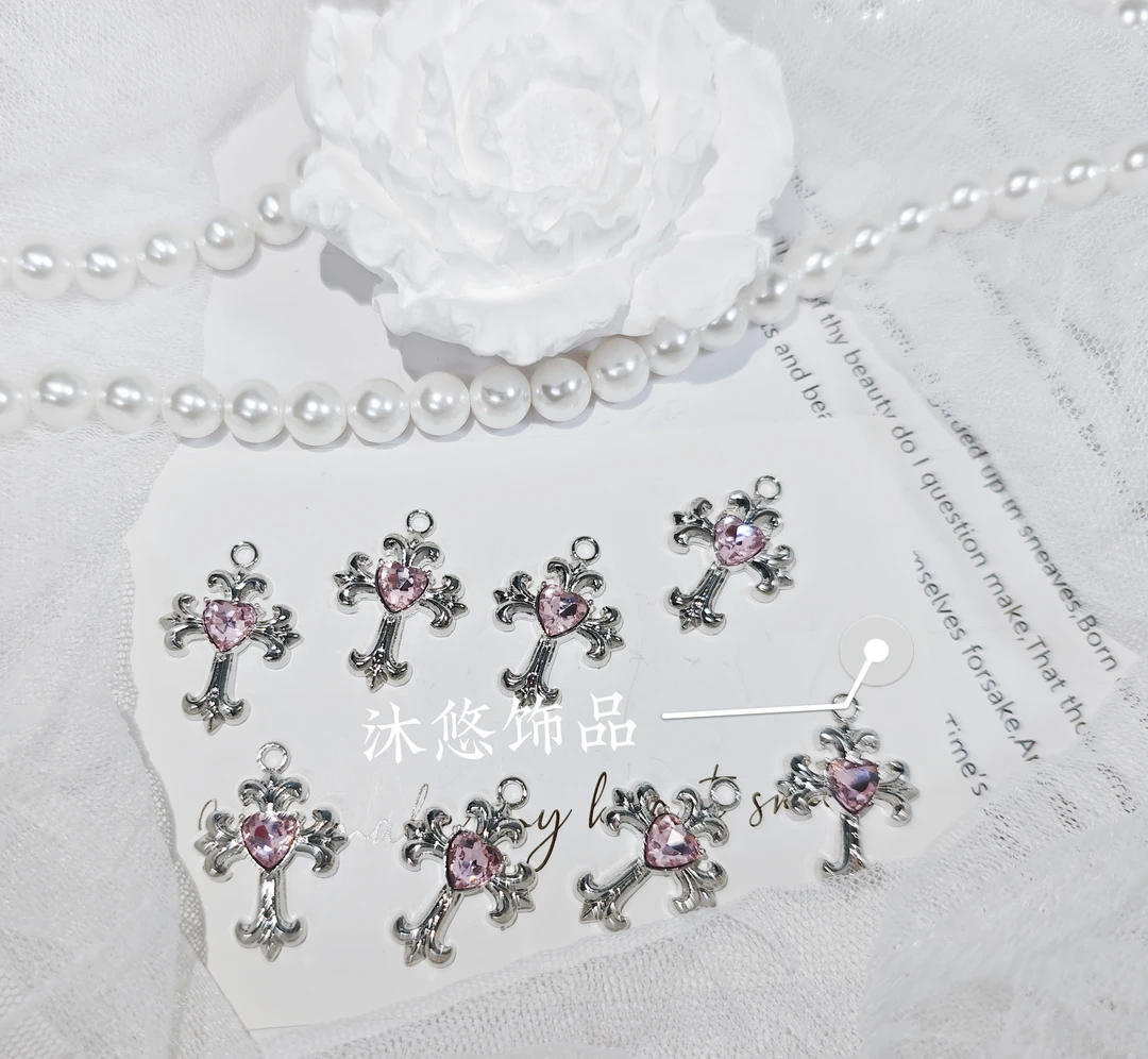 <  沐悠饰品.diy >  P443 银粉色爱心十字架保色挂坠diy