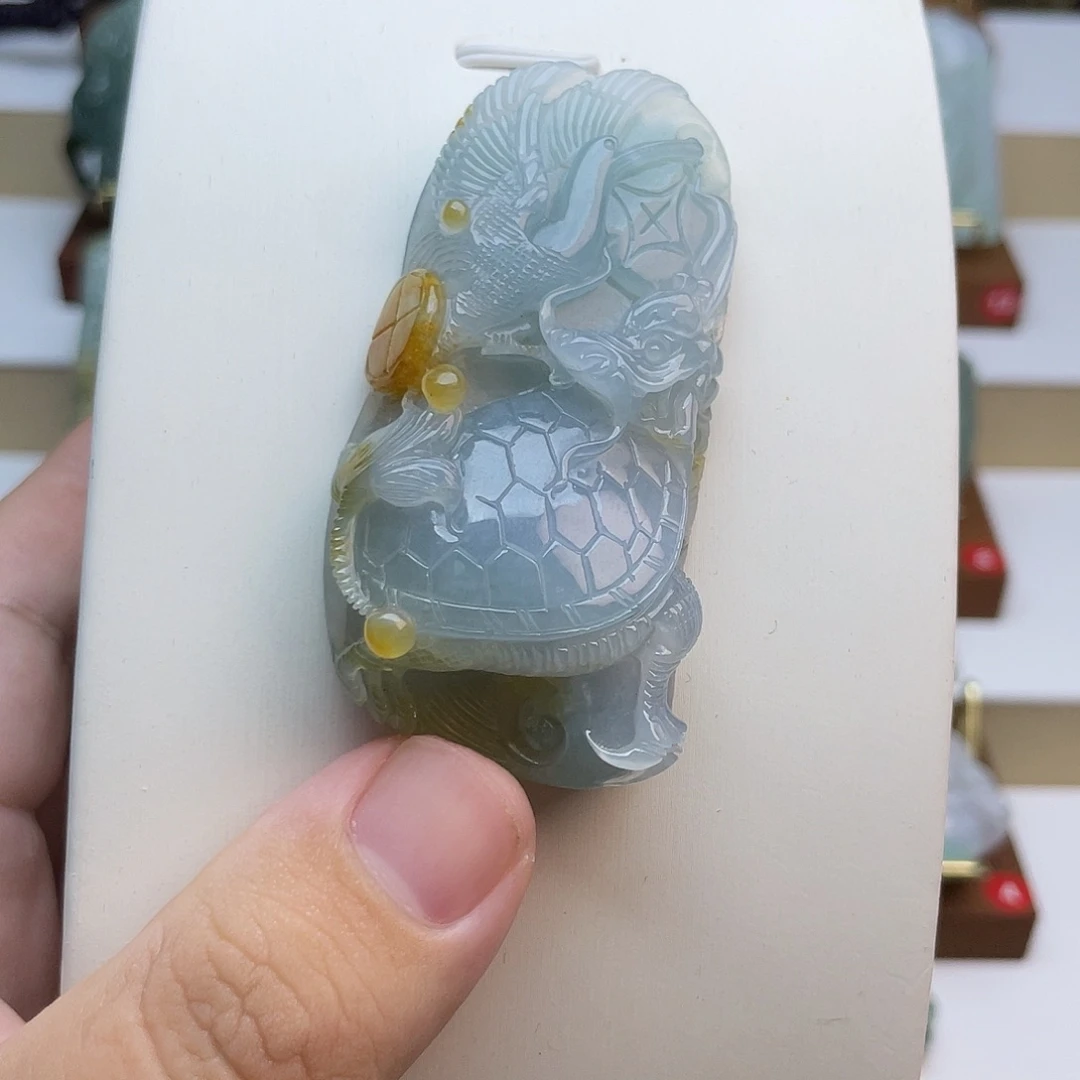翡翠未镶嵌吊坠(不含链)独占鳌头