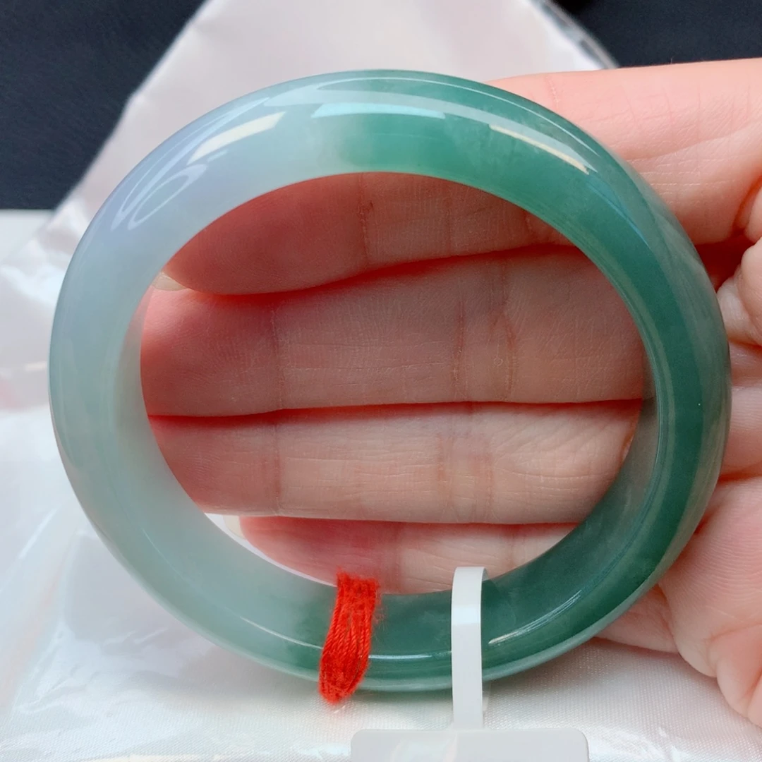 翡翠未镶嵌手镯53.8圈 油青底半山水意境