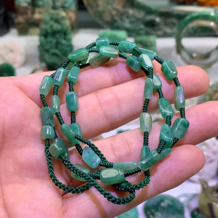满***羽独山玉未镶嵌颈饰