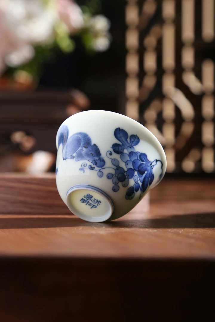 【老陈力荐】洪印慕明 青花松鼠葡萄铃铛杯 主人杯品茗岩茶