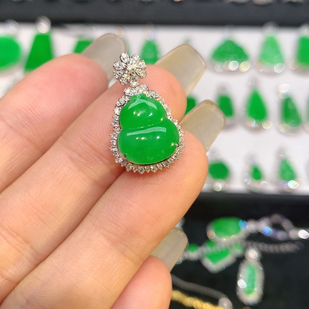 彩***～翡翠18K金镶嵌颈饰