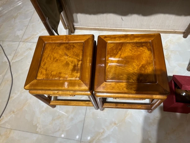 金丝楠木四方凳子