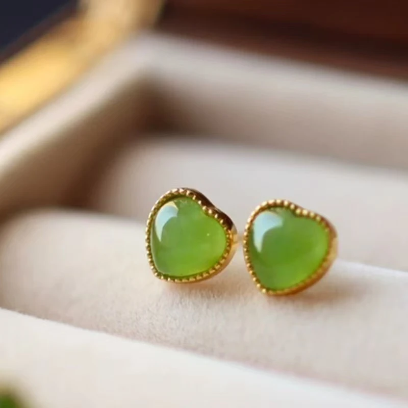 天然和田玉碧玉S925镶嵌耳钉