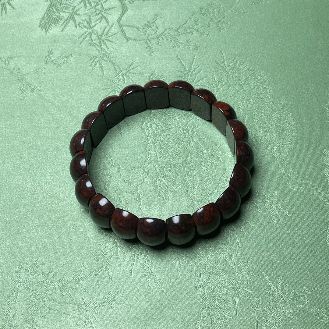 红伊丁小虎牙手牌（16*10*7mm）