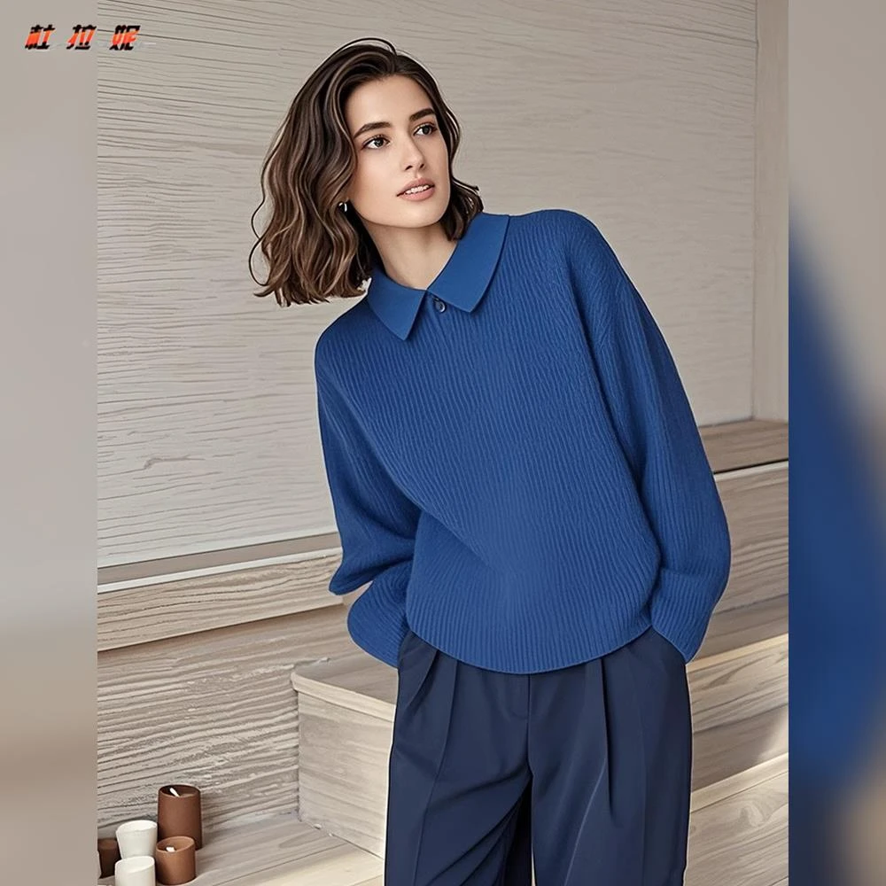 杜拉妮克莱因蓝色翻领宽松休闲毛衣针织衫女款2025初秋新款上衣