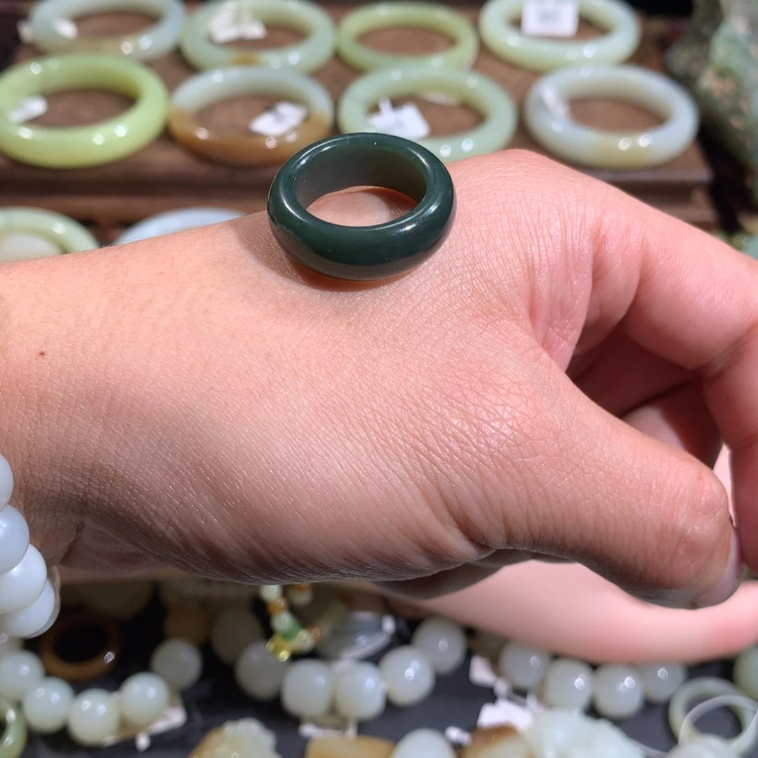 和田玉戒指未镶嵌裤**?新疆若羌米兰青戒圈