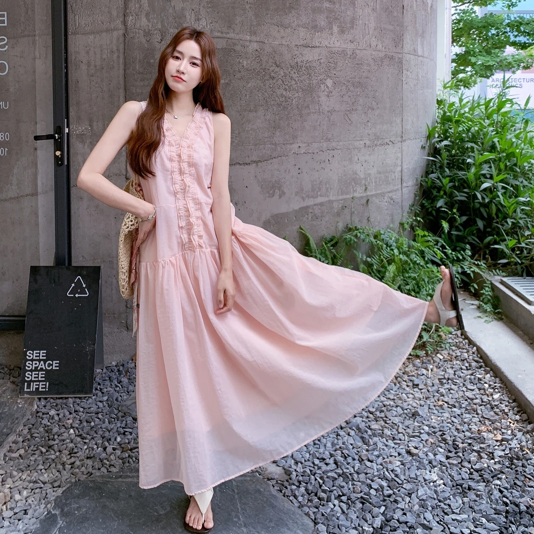 超好看温柔风粉色连衣裙女2025夏季新款木耳花边V领氛围感背心裙
