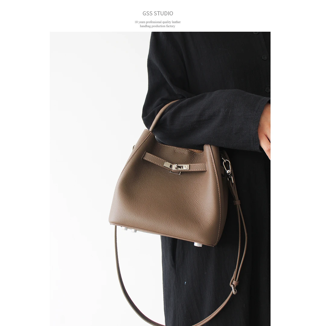 小众设计头层牛皮真皮百搭时尚秋冬休闲锁扣水桶包通勤