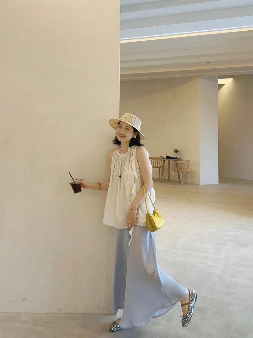 2025夏季新款法式挂脖无袖衬衫女甜美高级感别致上衣百搭半身裙
