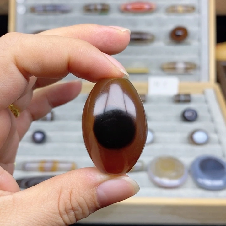 未镶嵌玛瑙/玉髓珠宝奇石