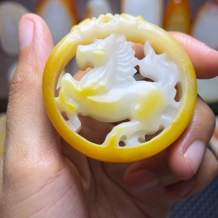 和田玉未镶嵌颈饰
