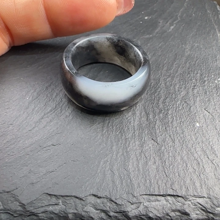 舍***得和田玉未镶嵌颈饰