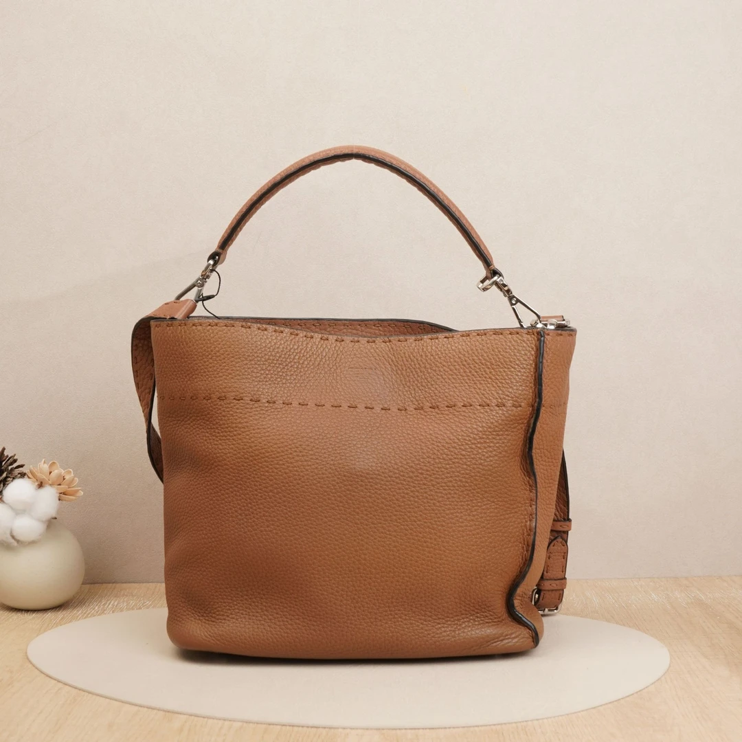 95新 FENDI/芬迪 芬迪中古单肩包棕色牛皮/DS034856