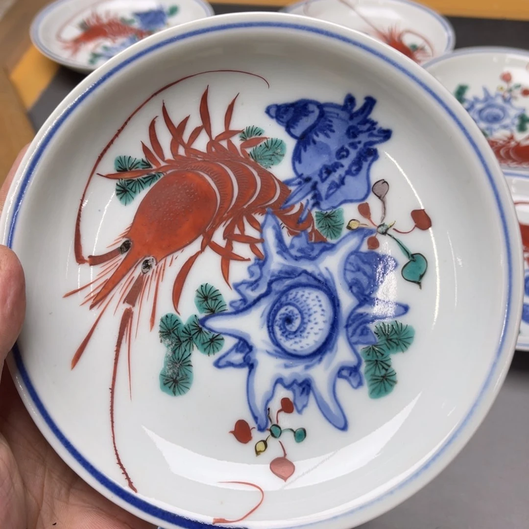 瓷片密密麻麻的一个小