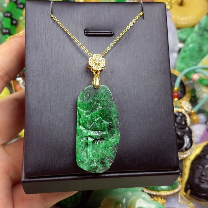 翡翠未镶嵌吊坠(赠链)