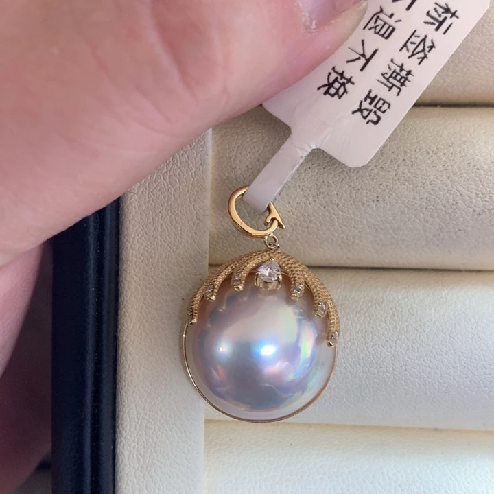 18K金镶嵌颈饰拼合珍珠（马贝珠）