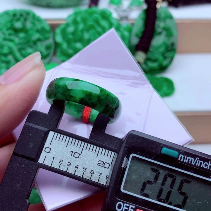 翡翠未镶嵌戒指戒指