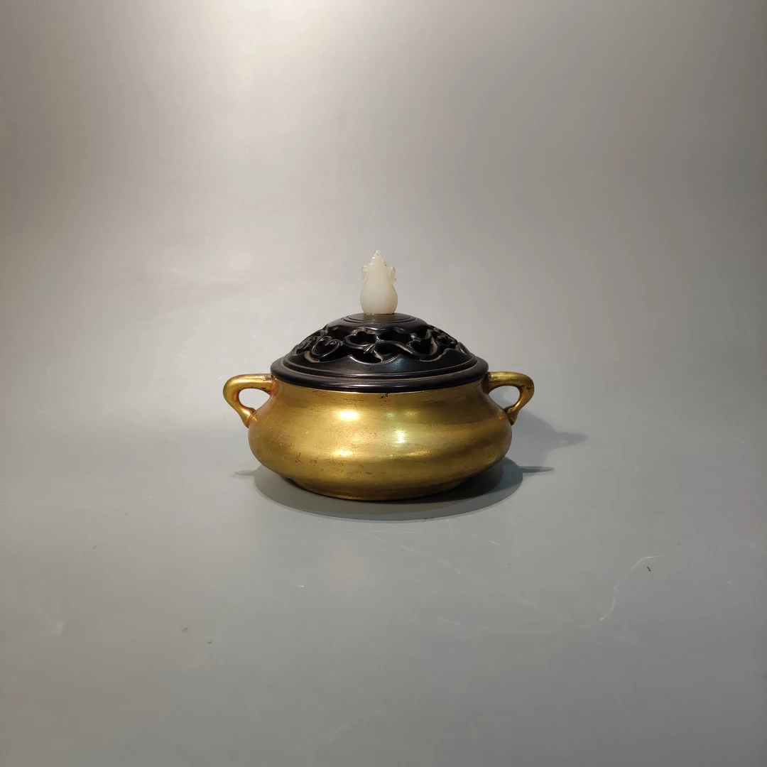 lot44  清代  铜鎏金蚰耳炉