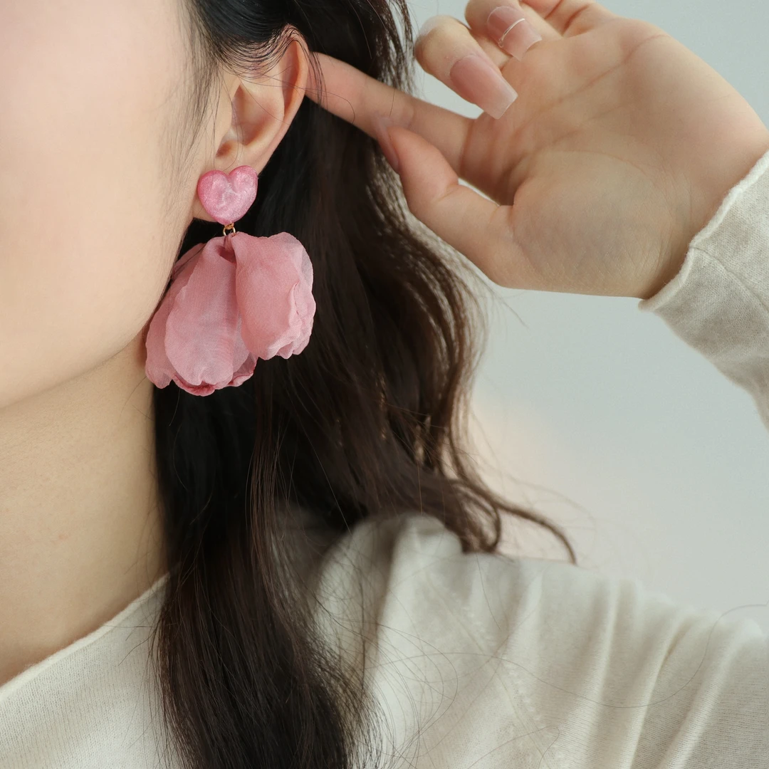 因缺斯汀饰品 铜合金耳饰 【粉雾爱心】粉色爱心花瓣耳环仙气耳夹