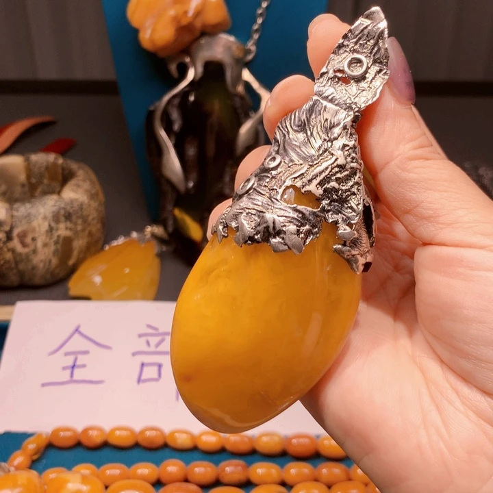 琥珀颈饰未镶嵌波兰设计款琥珀蜜蜡