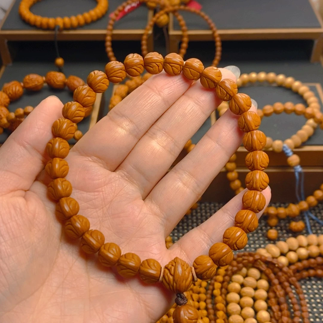 用***8桃核吊坠秦岭森林095