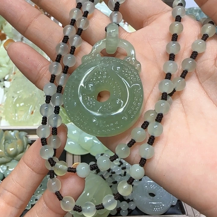 蛇纹石玉未镶嵌吊坠