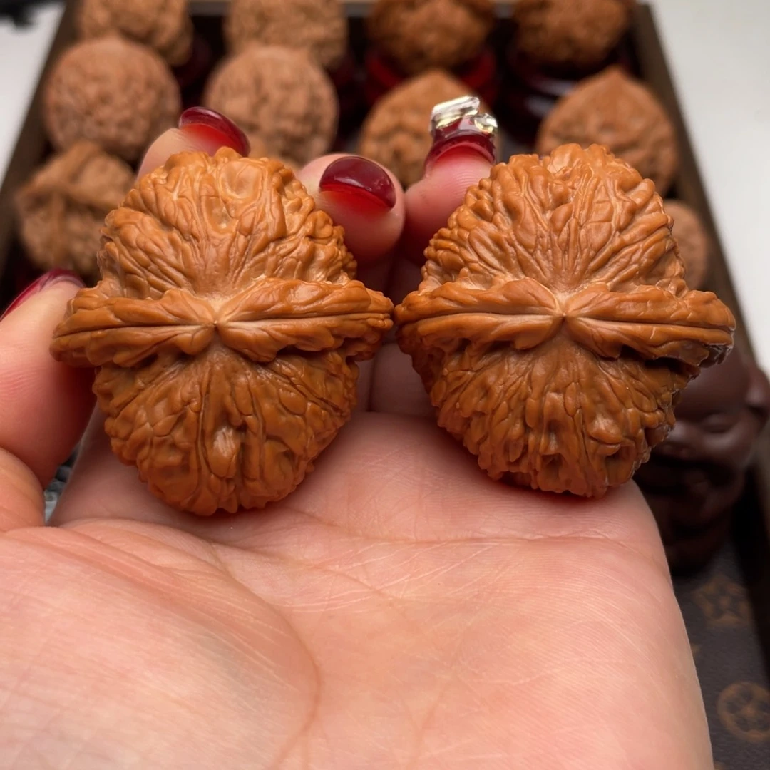 桃核把件白狮子全品40