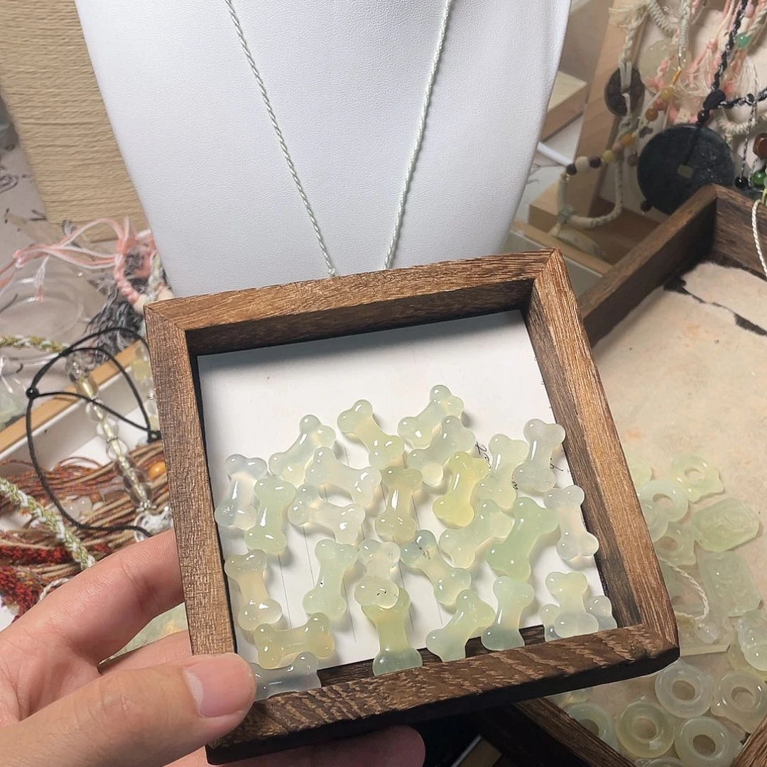 蛇纹石玉合金颈饰