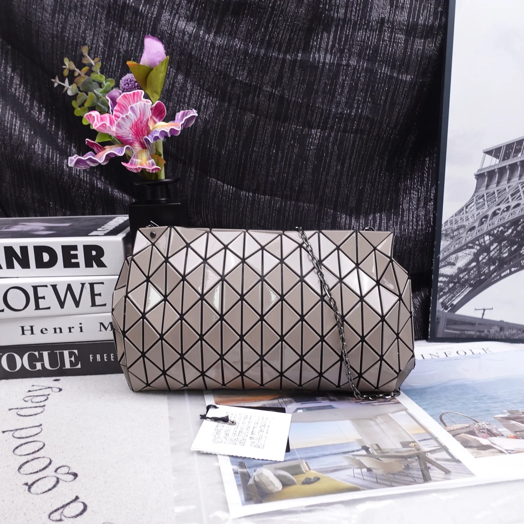 95新 Issey Miyake/三宅一生 单肩包/T10344437