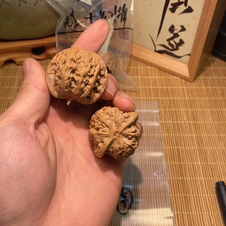 耿***耿吊坠文玩核桃bbbb