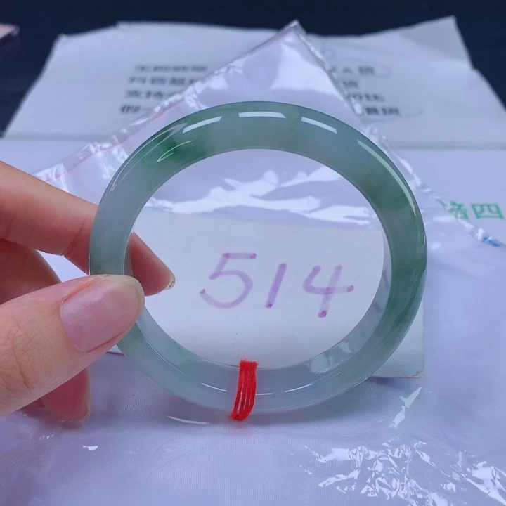 翡翠手镯未镶嵌57圈口
