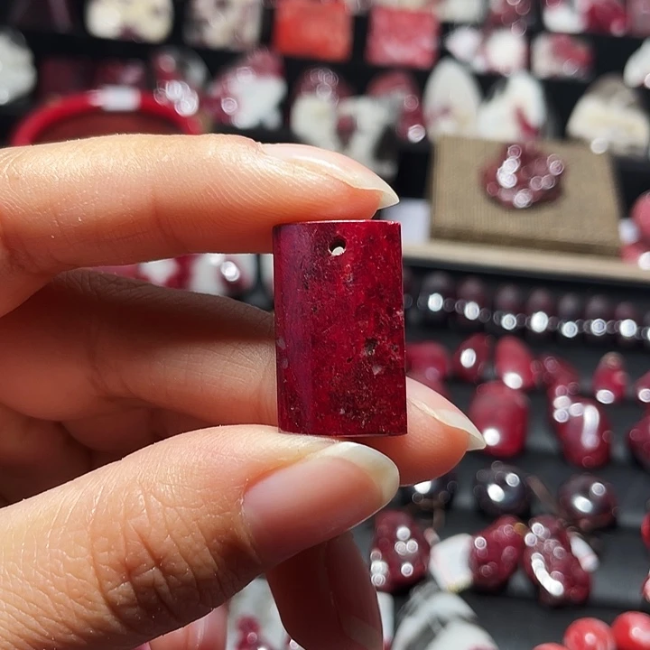 天然辰砂原矿红砂无事牌12.7克