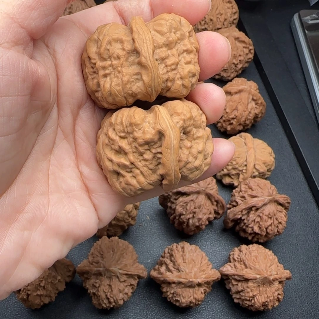 ****辉43尺蛤蟆头文玩核桃