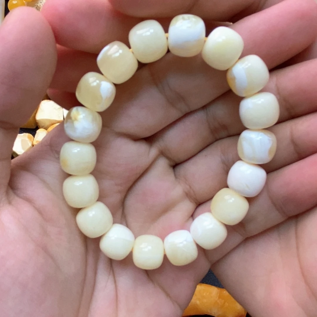 琥珀未镶嵌戒指蜜蜡