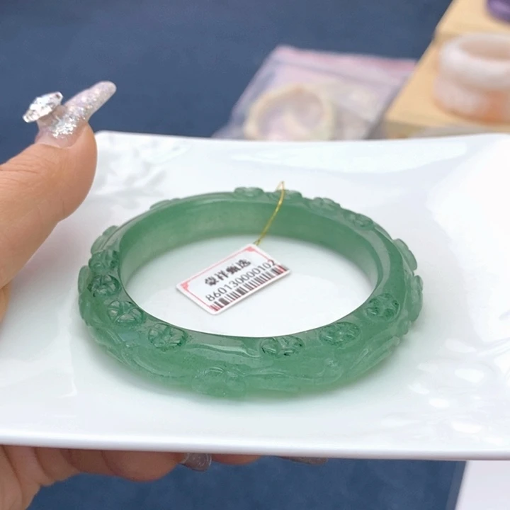 相***豆石英质玉未镶嵌手镯