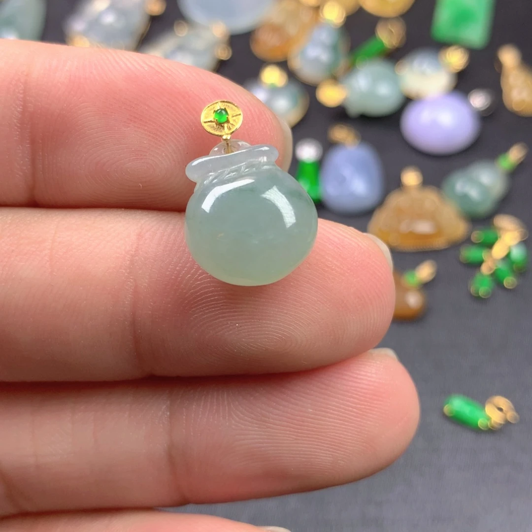 【闪购商品】颈饰18K金镶嵌翡翠翡翠