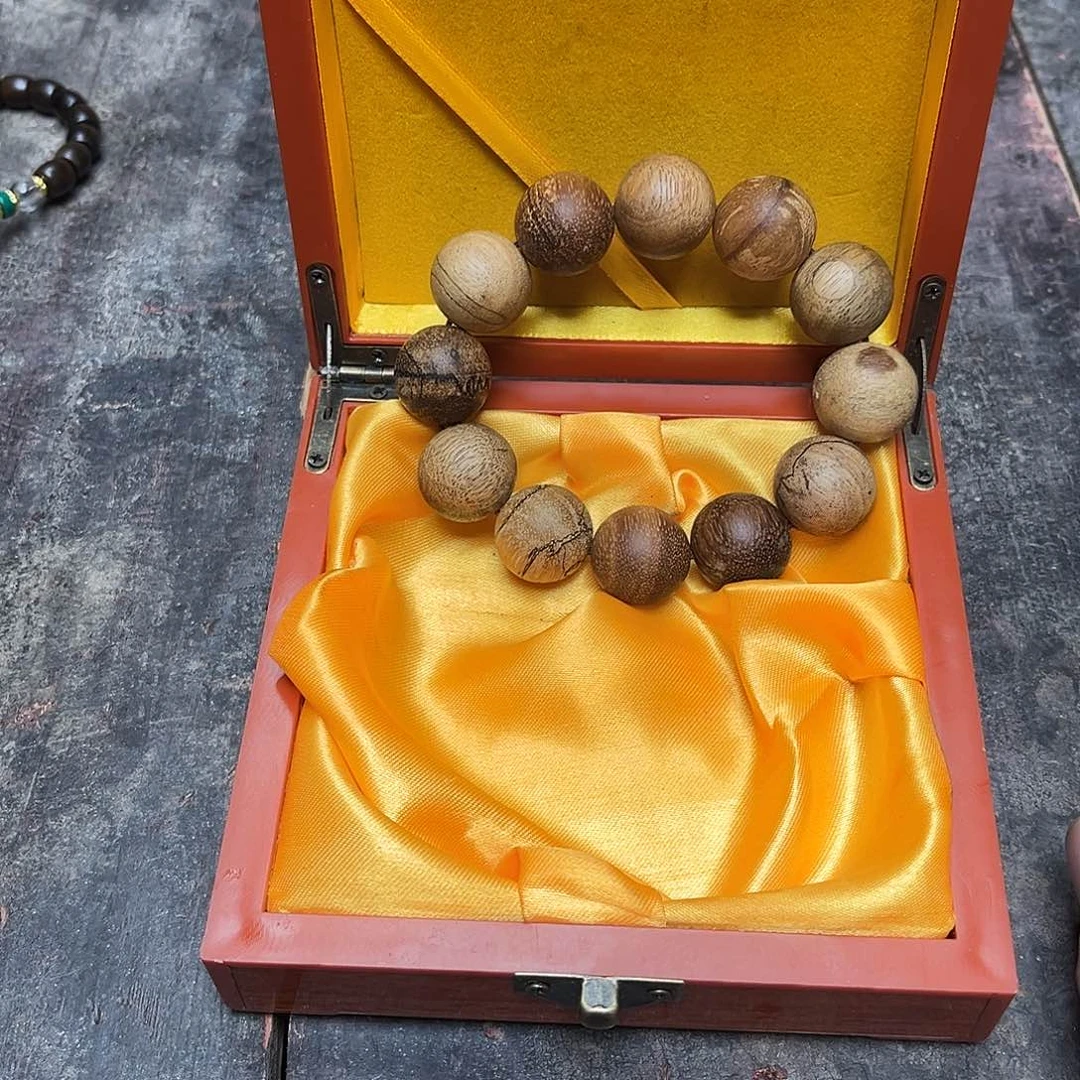 大叶紫檀（黑酸枝木类）