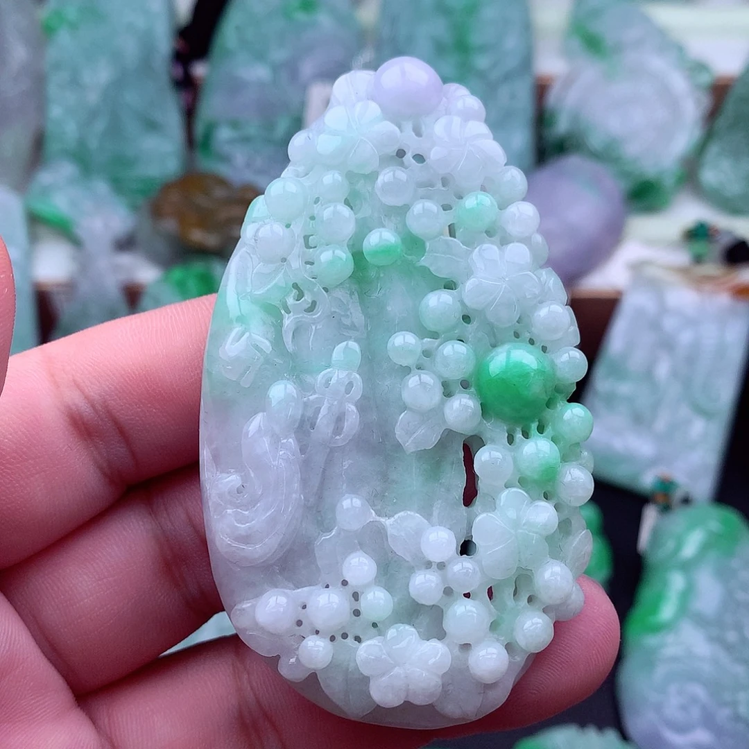 吊坠(不含链)未镶嵌翡翠