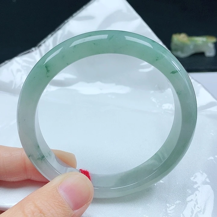 翡翠手镯未镶嵌天然翡翠手镯