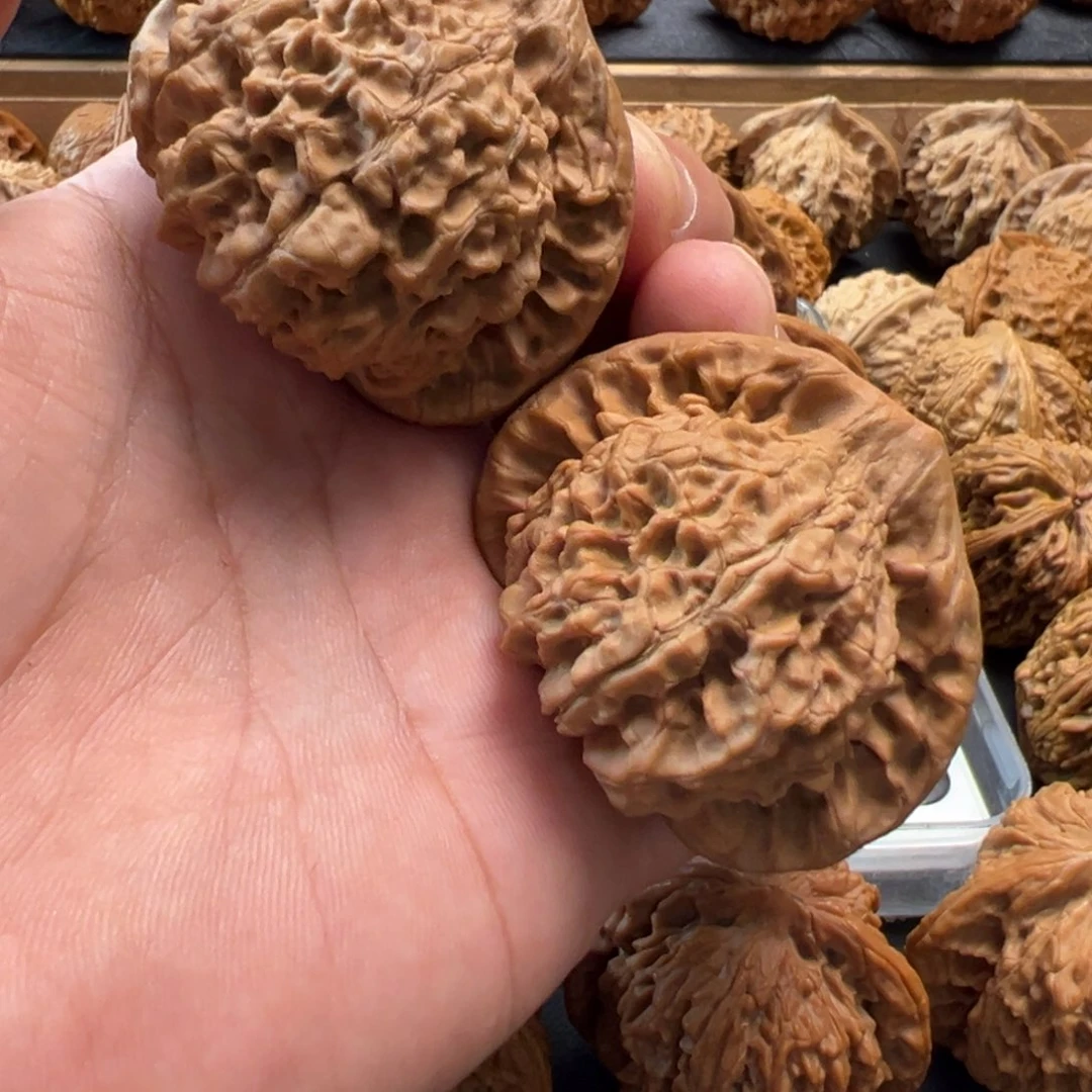 把件桃核文玩核桃，王永官帽