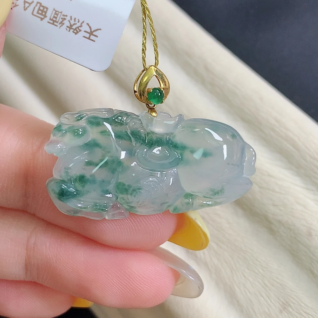 颈饰18K金镶嵌翡翠马