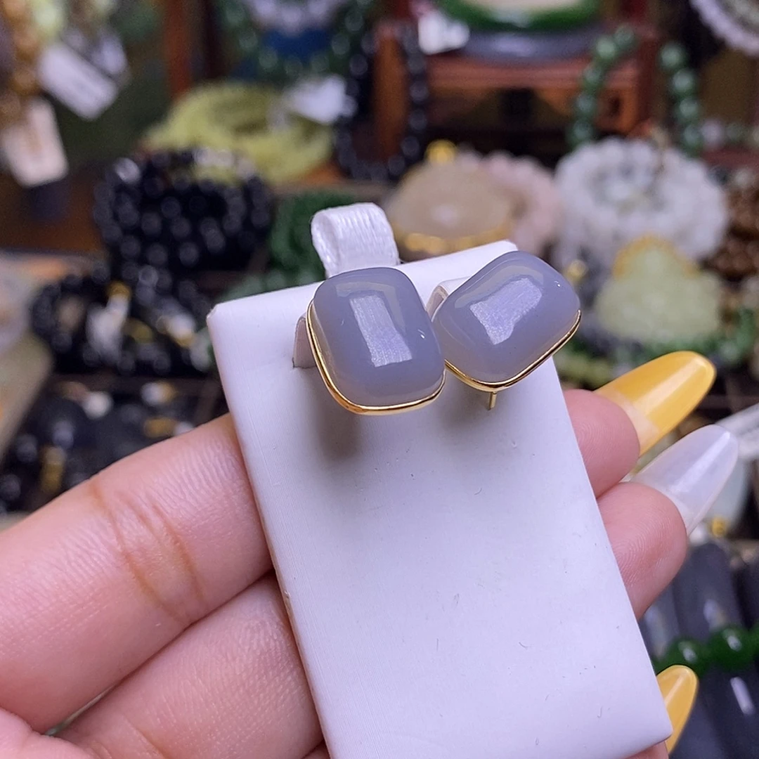 和田玉未镶嵌颈饰浓烟紫老矿料金镶耳钉