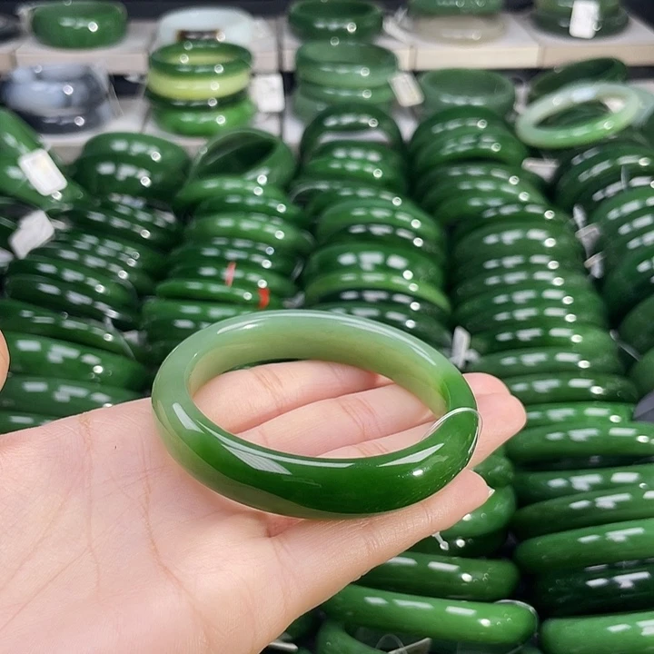 未镶嵌手镯和田玉（碧玉）