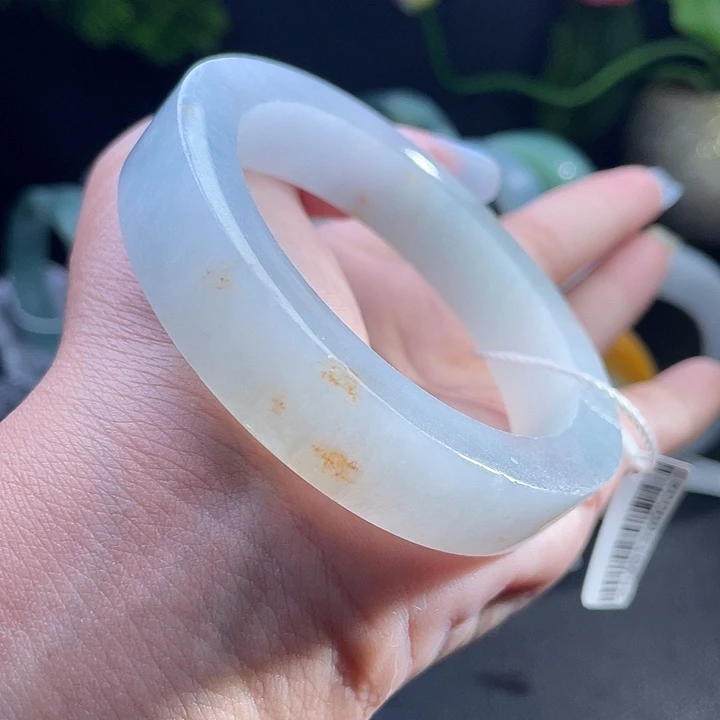 定制翡翠未镶嵌翡翠手镯