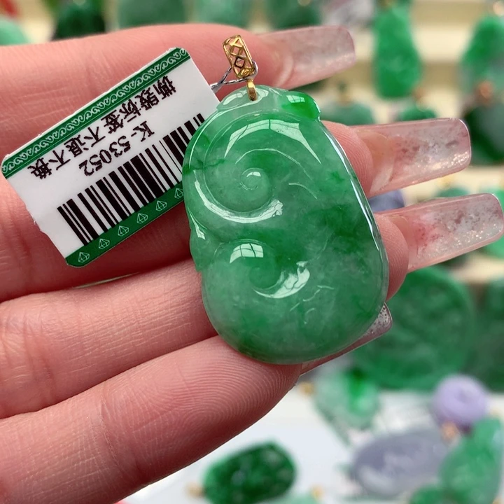 翡翠颈饰18K金镶嵌挂件