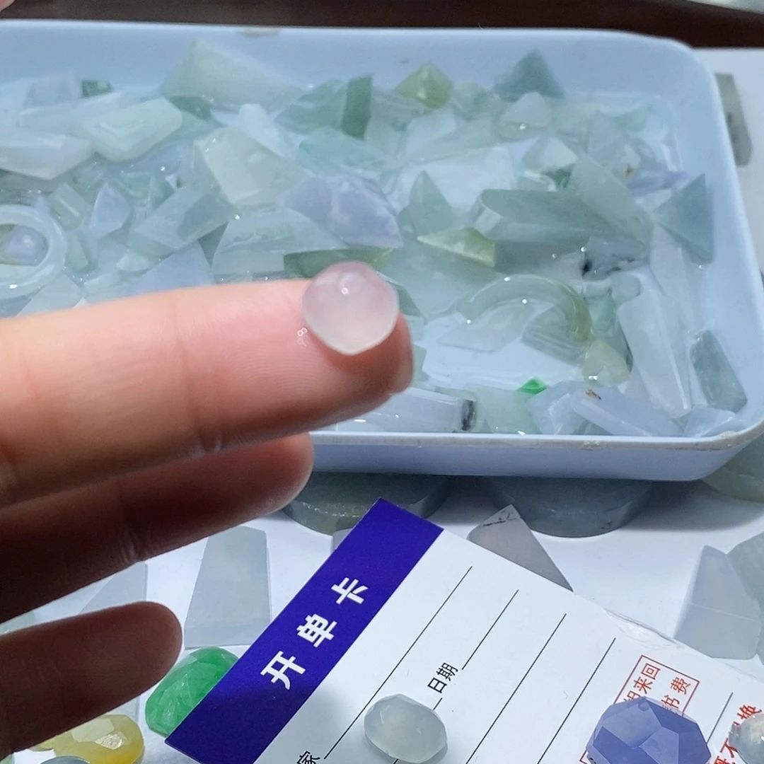 故***忆翡翠未镶嵌颈饰543