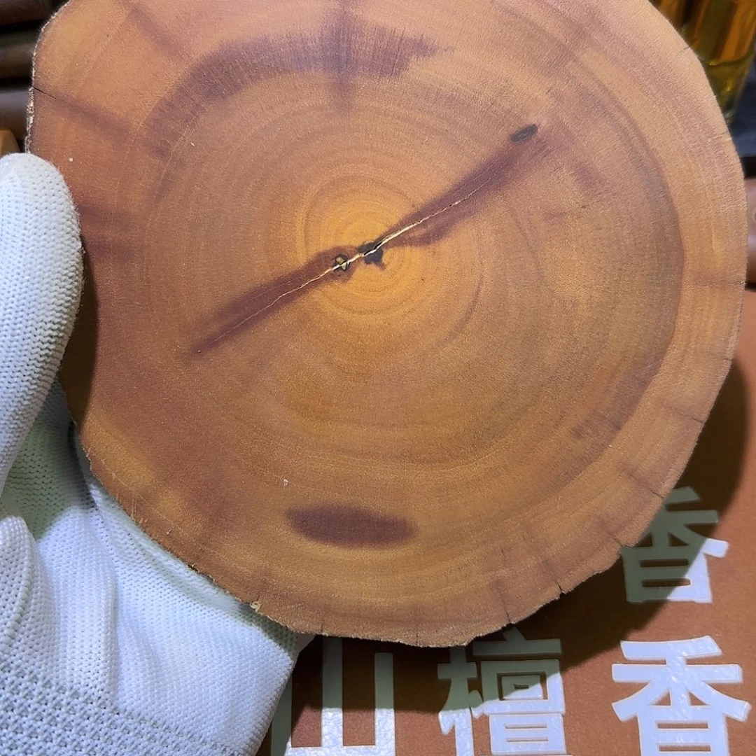 革***将老山檀香大原料约280g