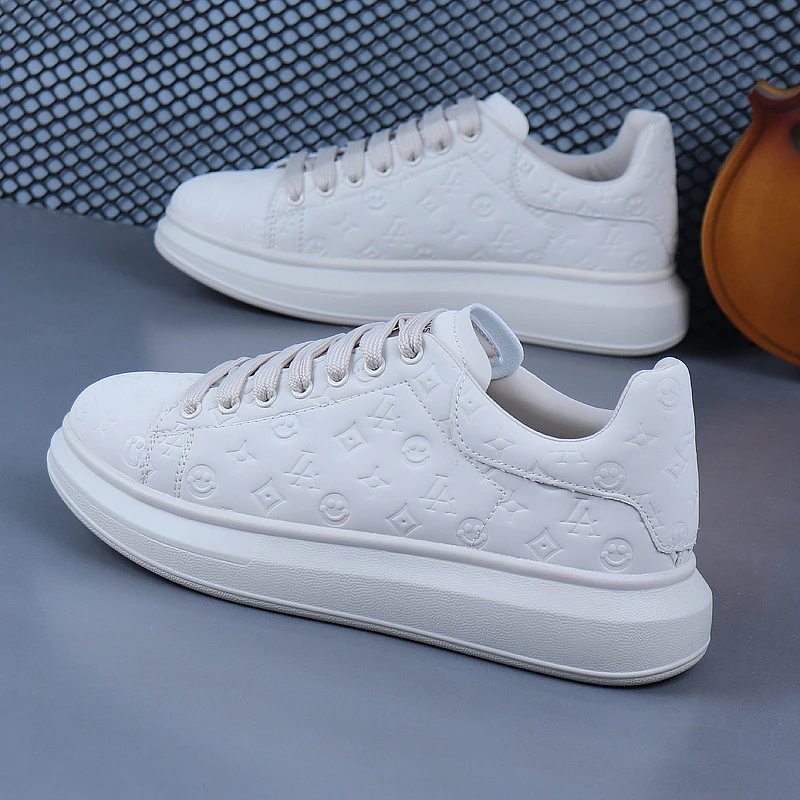 2025新款字母LA皮面印花纯色情侣款轻奢小白鞋增高轻便小众潮板鞋